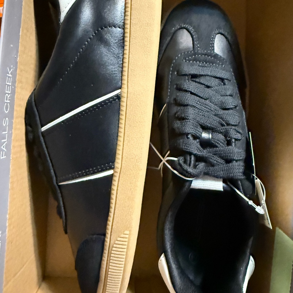 Falls Creek Men's Black and Tan Sneakers (memory foam)